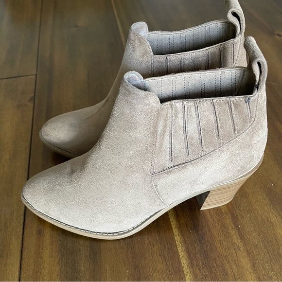 Suede ankle booties - Picture 2 of 10